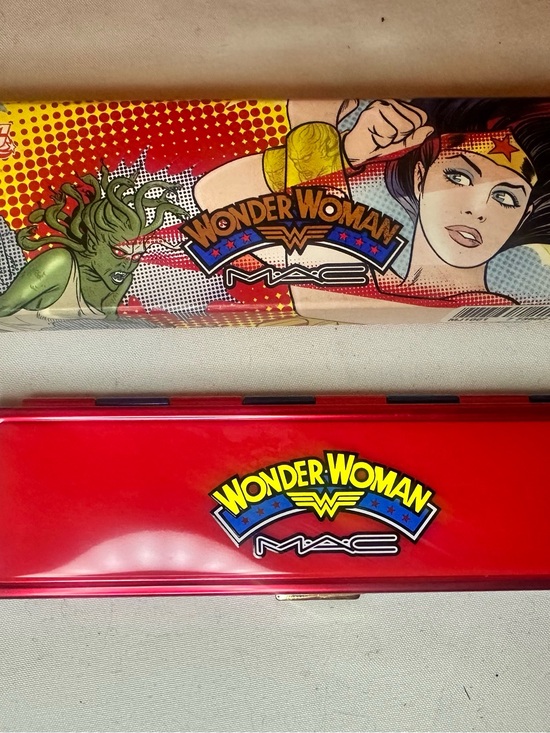 MAC Cosmetics Other - NWT MAC x Wonder Woman Red Eyeshadow Palette